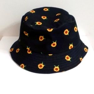 Sunflower bucket hat 🌻